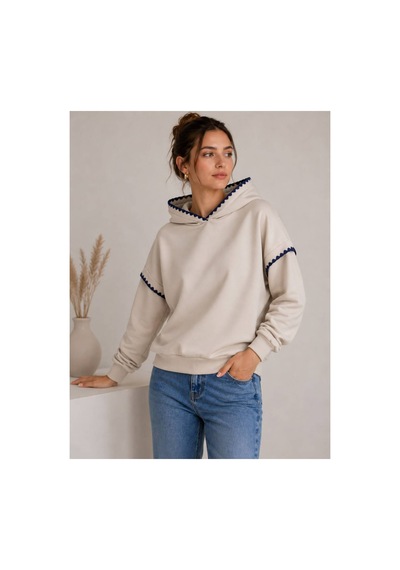 Herkesemoda Yaka Ve Kol Nakış Detaylı Kapüşonlu 2 İplik Şardonlu Sweatshirt Bej