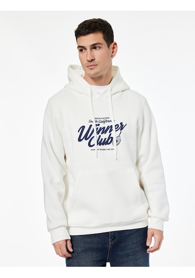 Koton Regular Fit Uzun Kollu Kanguru Şardonlu Cepli Kapşonlu Baskılı Sweatshirt Beyaz 7wam70032mk
