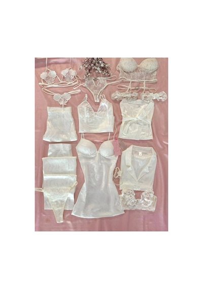 Mh Moony Homewears 12 Parça Premium Desenli Saten Kumaş Beyaz Çeyiz Seti Parlak Ekru Mh Moony Homewears 12 Parça Premium Desenli Saten Kumaş Beyaz Çeyiz Seti Parlak Ekru
