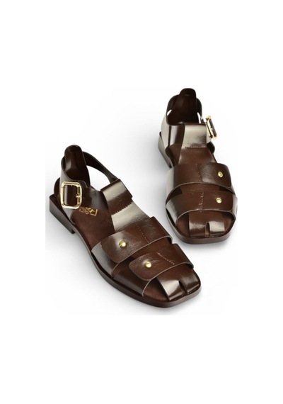 Fox Shoes Y458102560 Kahverengi Rustik Büyük Toka Detaylı Kadın Sandalet Kahverengi