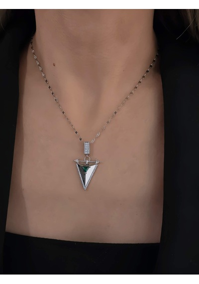 Eva Takı Store Zümrüt Yeşili Üçgen Zirkon Taşlı Silver Renk Kolye Silver