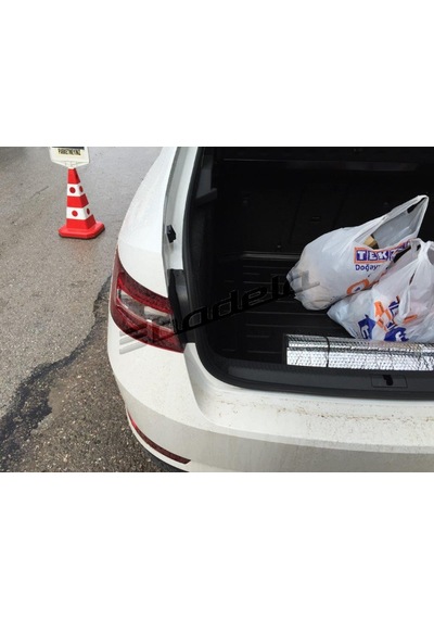 2015 Skoda Super B Bagaj Havuzu Araca Özel Logolu Dizayn Superb