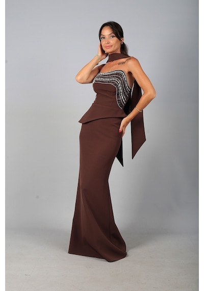 By Saygı Kadın Asimetrik Straplez Yaka Astarlı Önü Taşlı Peplum Detaylı Krep Uzun Elbise Kahverengi By Saygı Kadın Asimetrik Straplez Yaka Astarlı Önü Taşlı Peplum Detaylı Krep Uzun Elbise Kahverengi