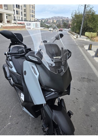 Motocam Yamaha Xmax Techmax Ön Cam 2025-2026 Model 63cm Şeffaf Renkli 4mm Asansörlü
