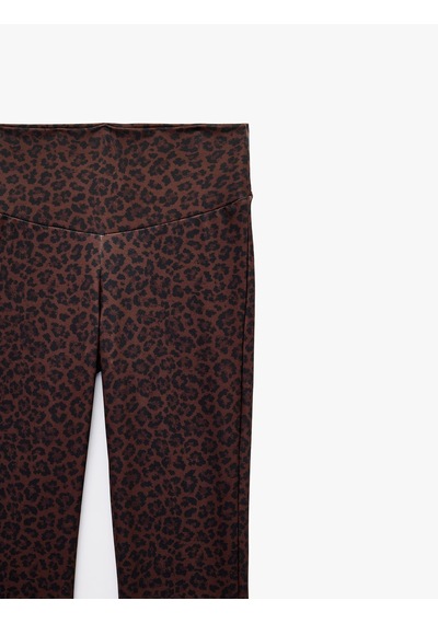 Koton İspanyol Paça Spor Tayt Leopar Desenli Slim Fit Yumuşak Tuşe Yüksek Bel Kahverengi Desenli 7wak40023nk