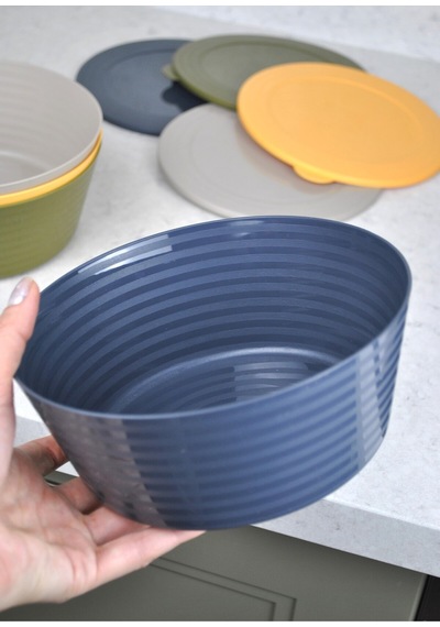 4 Adet Plastik Kapaklı Kase Seti Renkli Saklama Kabı Salata Kase 18x7 Cm 1500 Ml Renkli