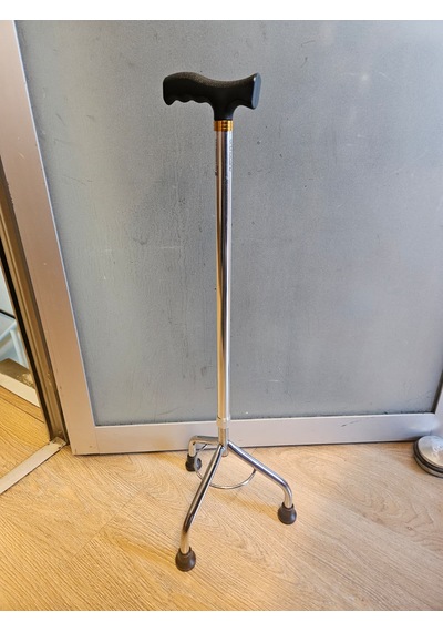 Yüksekliği Ve Sağ Sol Yönü Ayarlanabilir Üç Ayaklı Tripod Destek Denge Bastonu