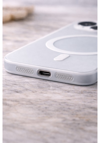Apple Uyumlu iPhone 15 Magsafe Wireless Şarj Özellikli Mat Sert Arka Kapak Kılıf Beyaz