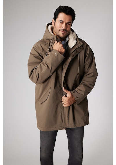 AC&Co / Altınyıldız Classics Erkek Hakı Standart Fit Normal Kesim Kapüşonlu Dik Yaka Yan Cepli Kaban Haki