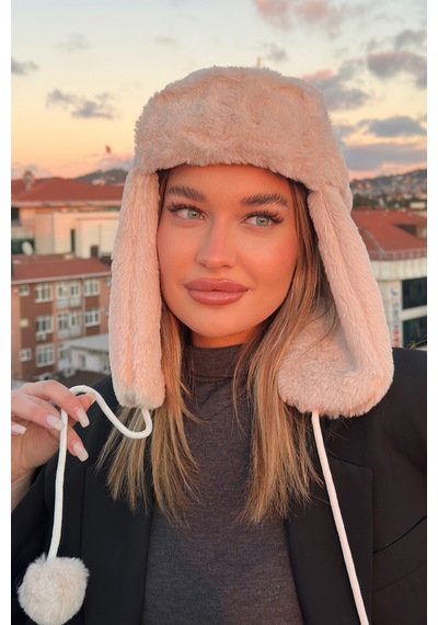 Mollycrush Kadın Bej Suni Kürk Peluş Tüylü Elit Ponponlu Şapka Bere Bej