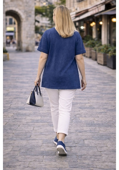 Cedy Denim Cedy - Kadın Özel Tasarım Esnek, Pul Payet, Dantel Detaylı Yıkamalı V Yaka Büyük Beden Tişört Lacivert Cedy Denim Cedy - Kadın Özel Tasarım Esnek, Pul Payet, Dantel Detaylı Yıkamalı V Yaka Büyük Beden Tişört Lacivert