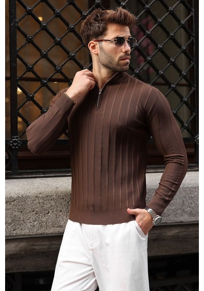 Madmext Kahverengi Slim Fit Hakim Yaka Fermuarlı Erkek Triko Kazak E7518