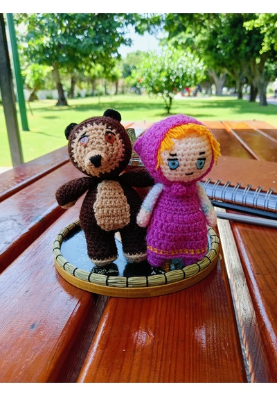 Afacan Kız ve Tonton Ayıcık Amigurumi Örgü Oyuncak - Çizgi Film Karakteri Hediyelik Figür 11 Cm