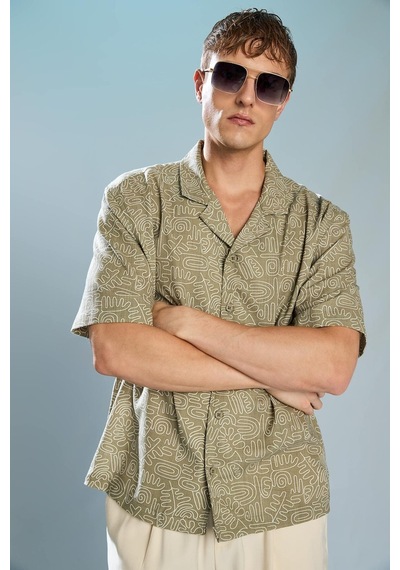 Defacto %100 Pamuk Boxy Fıt Henley Yaka Baskılı Kısa Kollu Haki Gömlek I3885ax26hskh404 Haki-kh404