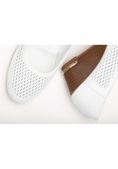 Analin Shoes Kadın Hakiki Deri Petek Baskılı Dolgu Topuklu Ayakkabı Beyaz