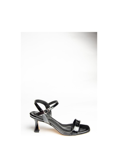 Fox Shoes U569519908 Siyah Rugan Alçak Topuklu Kadın Ayakakbı Siyah