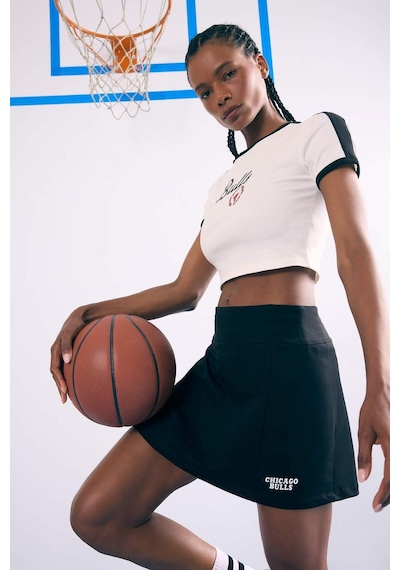 DeFactoFit NBA Chicago Bulls Slim Fit Dar Kesim Bisiklet Yaka Sporcu Fitilli Kaşkorse Kısa Kollu Tişört E2362AX25SMER105