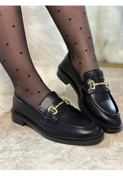 Günlük Kadın Siyah Loafer Klasik Desenli Taban Tokalı Oval Burunlu Makosen Ayakkabı 120 Siyah - Cilt Günlük Kadın Siyah Loafer Klasik Desenli Taban Tokalı Oval Burunlu Makosen Ayakkabı 120 Siyah - Cilt