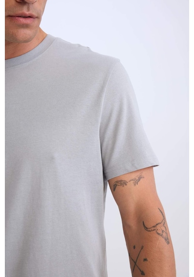 DeFacto %100 Pamuk New Regular Fit Bisiklet Yaka Basic Düz Kısa Kollu Tişört V7699AZ25SPGR88 DeFacto %100 Pamuk New Regular Fit Bisiklet Yaka Basic Düz Kısa Kollu Tişört V7699AZ25SPGR88