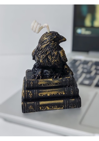 Gotik Kuzgun Tasarım Mum - Kitap Kurukafa Kaideli Siyah Gold Halloween Obje Altın - Siyah