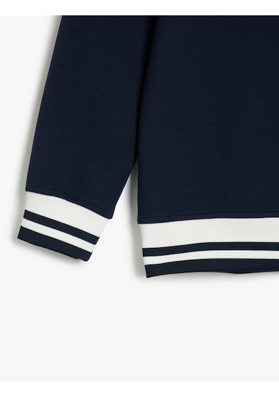 Koton Bisiklet Yaka Pamuk Karışımlı Şerit Detaylı Slogan Baskılı Sweatshirt Lacivert 5sam70039mk Lacivert Koton Bisiklet Yaka Pamuk Karışımlı Şerit Detaylı Slogan Baskılı Sweatshirt Lacivert 5sam70039mk Lacivert