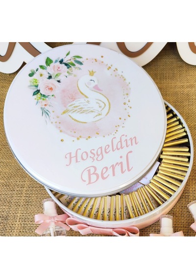 Kişiye Özel Baskılı 100 Adet Kız Bebek Çikolatası Ve Teneke Kutu Seti -