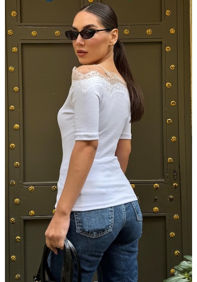 Beyaz Dantelli Madonna Yaka Slim Fit Tişört Mg2743