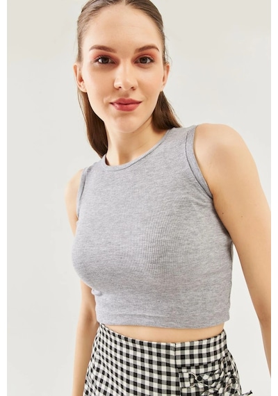 Butikgiz Kadın Sıfır Kol Bisiklet Yaka Vücuda Oturan %100 Pamuklu Kaşkorse Esnek Crop Bluz Gri