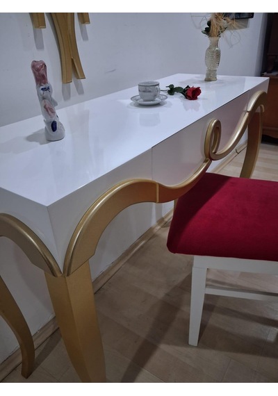 Dresuar Cnc Kabartma 90661 Model Aynalı Ahşap Sandalye Ayak Parlak Beyaz Gold Renk Beyaz - Gold Dresuar Cnc Kabartma 90661 Model Aynalı Ahşap Sandalye Ayak Parlak Beyaz Gold Renk Beyaz - Gold
