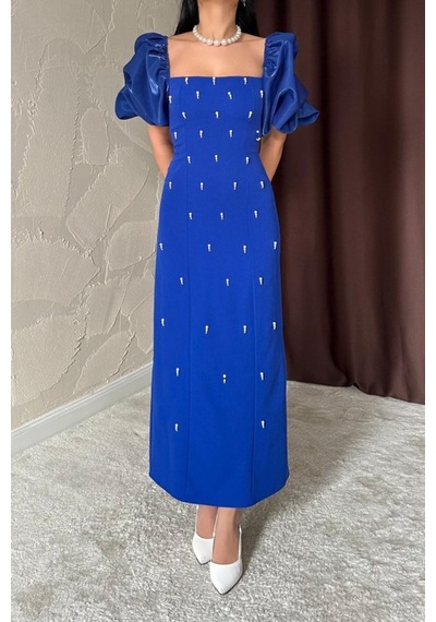 Butik İstanbul Saks İşlemeli Kolu Garnili Elbise Butik İstanbul Saks İşlemeli Kolu Garnili Elbise