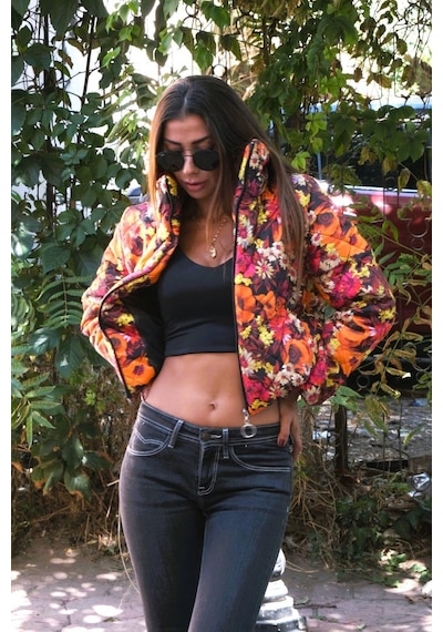 Keyifli Moda Kadın Turuncu Dik Yaka Çiçekli Kısa Şişme Mont - 40 Turuncu