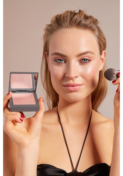 Alix Avien Powder Highlighter Pink