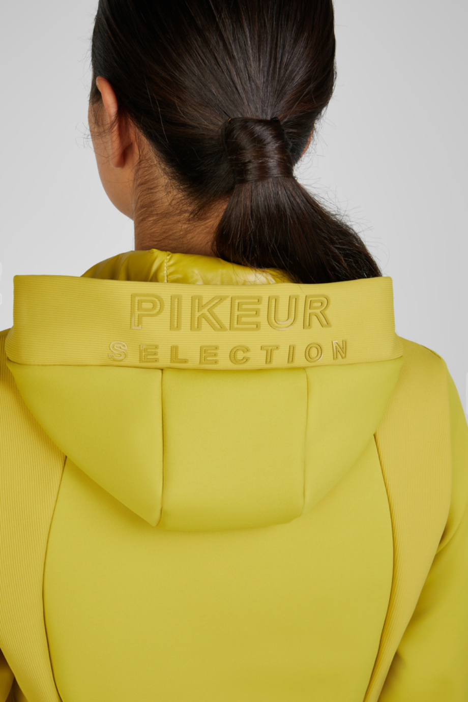Pikeur Techjersey Jacket 7045 Kapüşonlu Fonksiyonel Spor Kadın Ceket Altın Zeytin