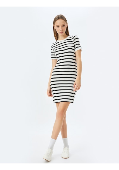 Koton Mini Bisiklet Yaka Kısa Kollu Fitilli Slim Fit Elbise Ekru Çizgili 5sal80021ık Ekru