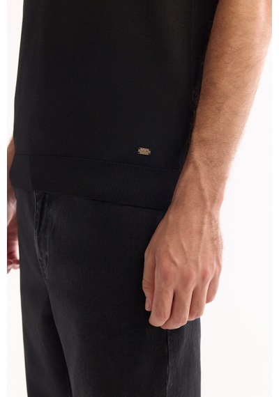 Avva Erkek Siyah Polo Yaka Fermuarlı Rayon Tüylenmeyen Triko Regular Fit T-shirt A52y5006