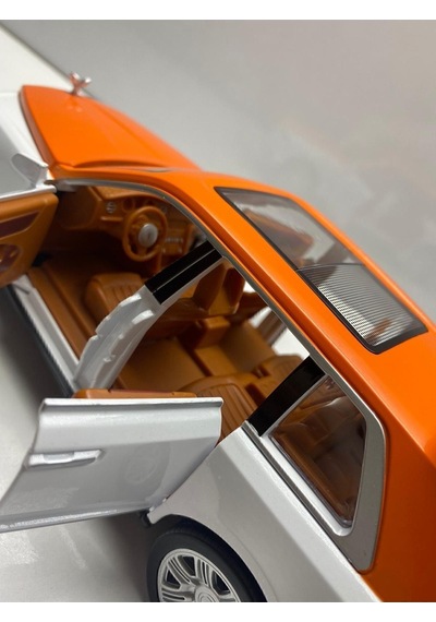 Metal Model Oyuncak Araba 1.24 Koleksiyon Araba Kapılar Açılır Sesli Işıklı Kırmızı
