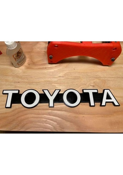Toyota Land Cruiser Bj70 Izgara Amblemi