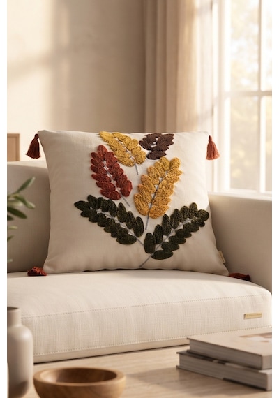 Botanik Bahçe Renkli Çiçek Motifli Kabartmalı Punch Nakışlı Püsküllü Kırlent Kılıfı 42x42 Cm Bej