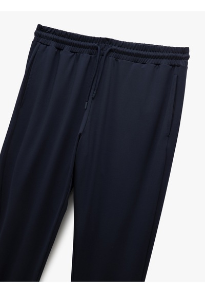 Koton Beli Bağcıklı Lastikli Paça Cep Detaylı Jogger Spor Eşofman Altı Lacivert 5sam40021nk Lacivert Koton Beli Bağcıklı Lastikli Paça Cep Detaylı Jogger Spor Eşofman Altı Lacivert 5sam40021nk Lacivert