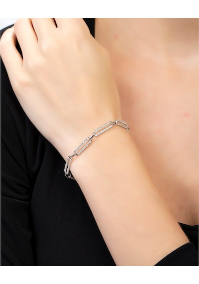 Beyaz Zirkon Taşlı Trend Tasarım Silver Renk 925 Ayar Gümüş Kadın