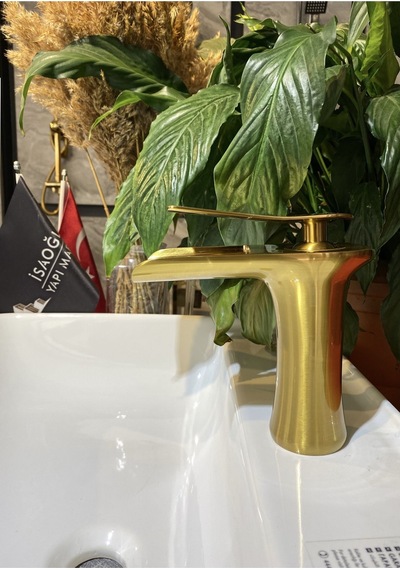 İsaoğlu Yapı Mat Gold Lavabo Bataryası Şelale Lavabo Musluğu Mat Altın Naturel Akışlı Batarya Gold