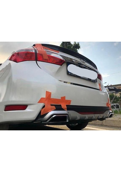 Toyota Corolla Uyumlu Arka Difüzör Egzoz Görünüm Reflektörlü Amg Dizayn