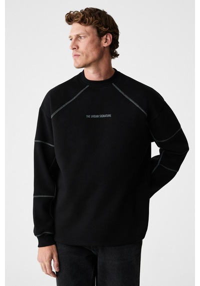 Grımelange Hal Erkek Yuvarlak Yaka Önünde Ve Kollarında Süs Dikiş Detaylı Baskılı Regular Fit Siyah siyah Grımelange Hal Erkek Yuvarlak Yaka Önünde Ve Kollarında Süs Dikiş Detaylı Baskılı Regular Fit Siyah siyah
