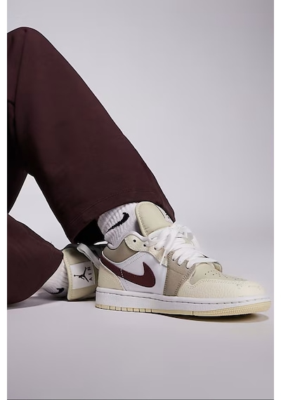 Nike Air Jordan 1 Low Leather Sneaker Hakiki Deri Unisex Günlük Spor Ayakkabı Krem Beyaz Krem Nike Air Jordan 1 Low Leather Sneaker Hakiki Deri Unisex Günlük Spor Ayakkabı Krem Beyaz Krem