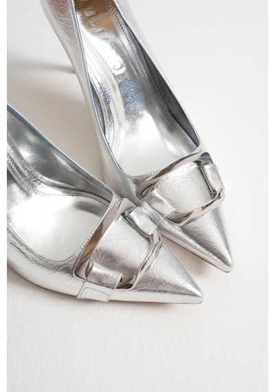 Corine Kadın Gümüş Metal Aksesuarlı Sivri Burun Yüksek İnce Topuklu Ayakkabı Stiletto 9 Cm Gümüş Corine Kadın Gümüş Metal Aksesuarlı Sivri Burun Yüksek İnce Topuklu Ayakkabı Stiletto 9 Cm Gümüş