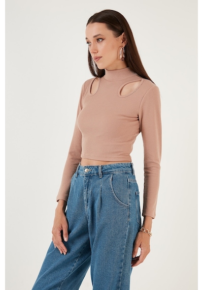 Lela Esnek Slim Fit Cut Out Pencereli Dik Yaka Crop Bayan Bluz 5865348 Bisküvi Lela Esnek Slim Fit Cut Out Pencereli Dik Yaka Crop Bayan Bluz 5865348 Bisküvi