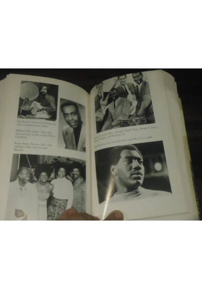 Memphis Beat - The Lives And Times Of America'S Musical Crossroad