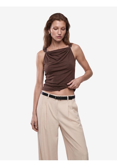 Koton Slim Fit Metal Aksesuarlı Drapeli Viskon Degaje Yaka Kolsuz Bluz Kahverengi 7wak10149ek Kahve