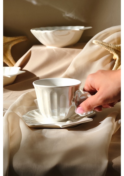 Karaca İstiridye Tabaklı Çay Fincanı 200 Ml Kırık Beyaz