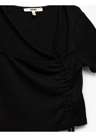 Koton Slim Fit Büzgülü Bağlama Detaylı Kısa Kollu Kare Yaka Fitilli Crop Tişört Siyah 5sak50372ek Siyah Koton Slim Fit Büzgülü Bağlama Detaylı Kısa Kollu Kare Yaka Fitilli Crop Tişört Siyah 5sak50372ek Siyah